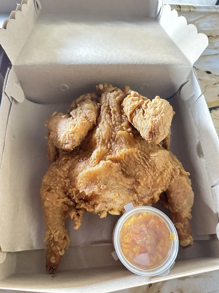 Warung makan bawah kolong 1