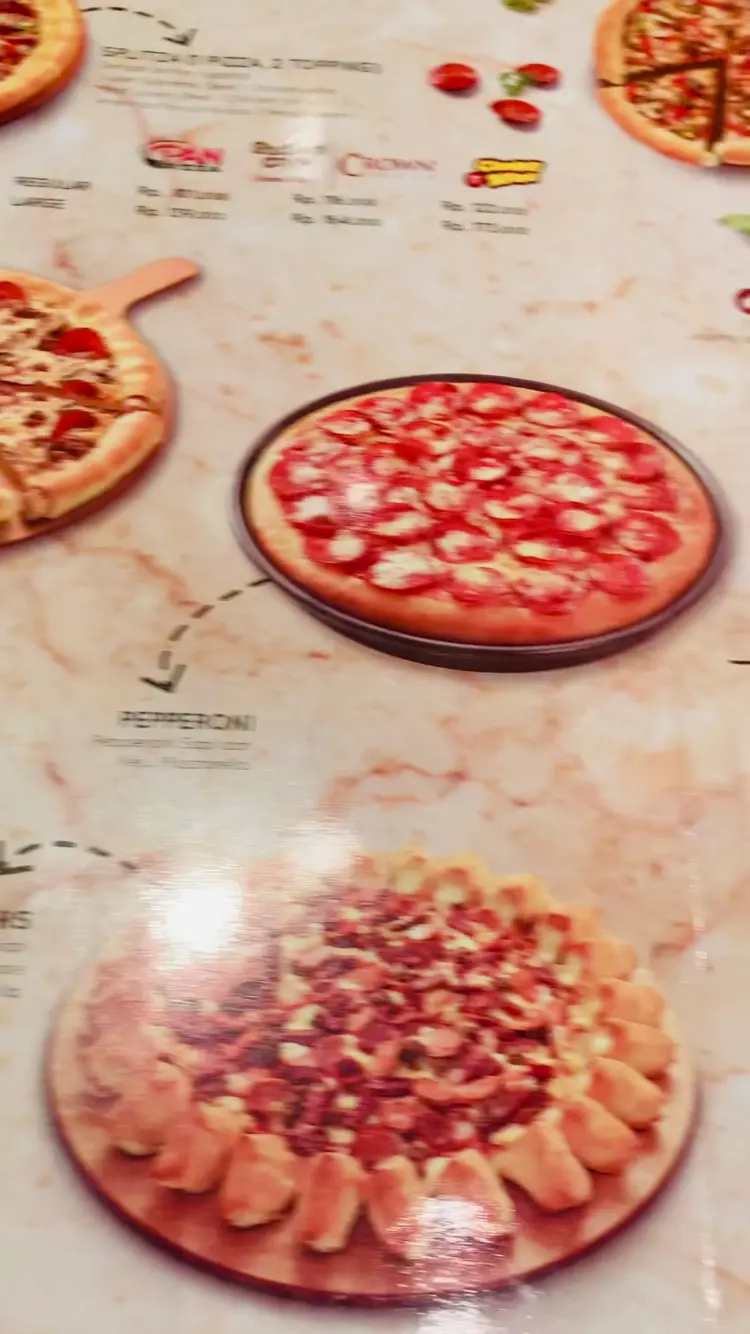 Pizza Hut Restoran 7