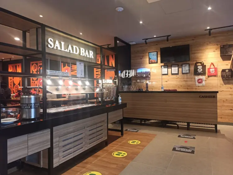 Pizza Hut Restoran 10