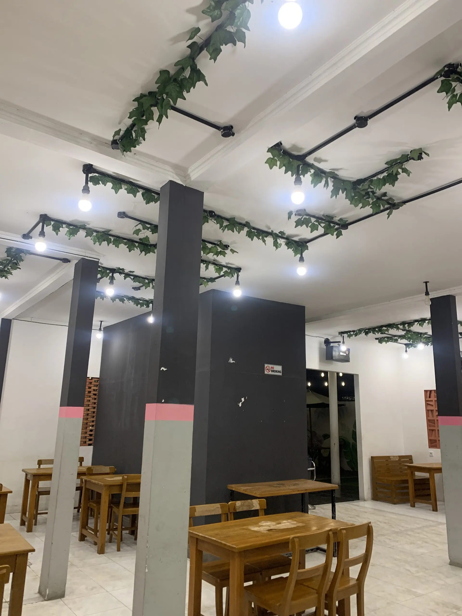 Google评分4.7?这家Mie Gacoan分店怕不是在开玩笑吧? 6