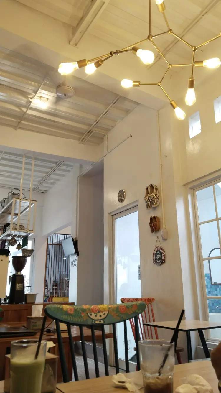 RASALISA Cafe & Resto 4