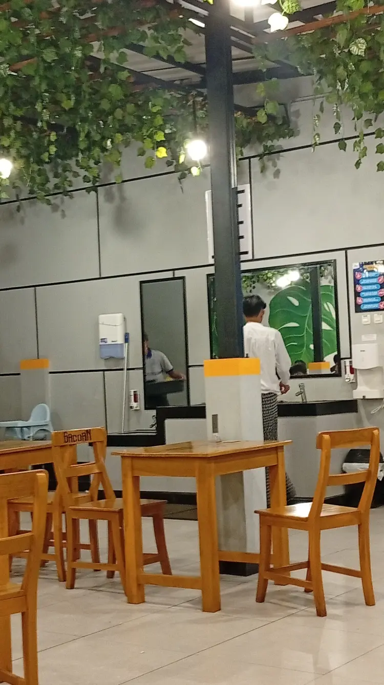 Mie Gacoan Jakarta - Pulo Gebang 9