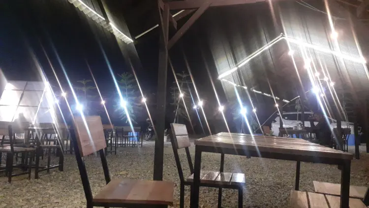 Who says Payakumbuh is only about Rendang? This camping cafe made me never want to leave