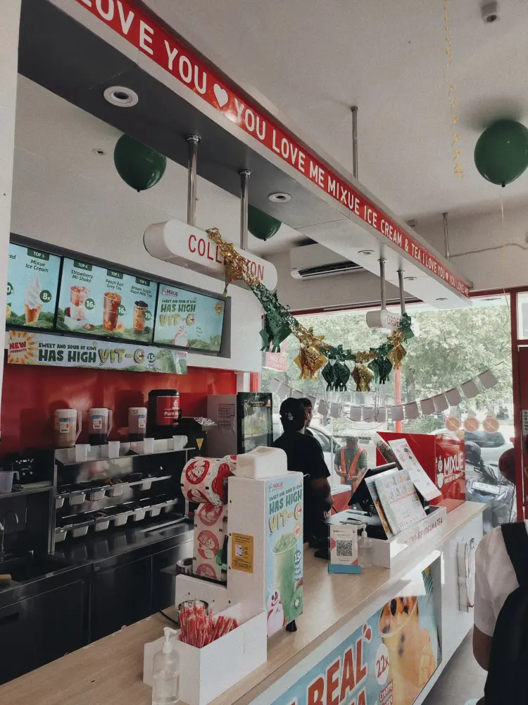 MIXUE Ice Cream & Tea - UPN Rungkut Madya 3