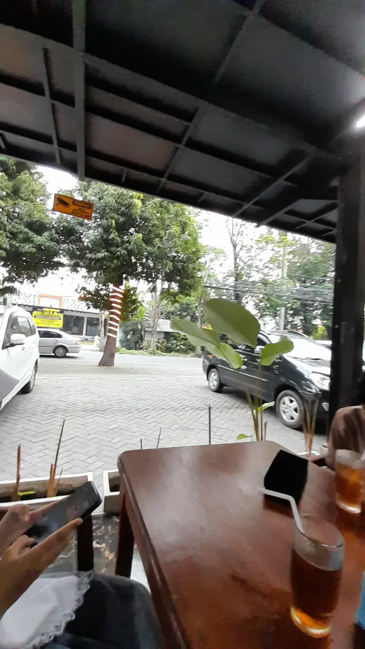 Warung dan Lesehan Mulyo Redjo 8