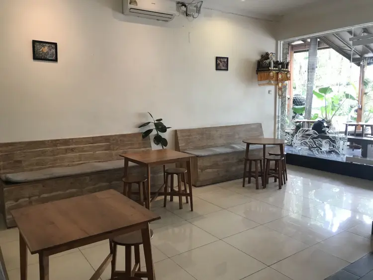Samma Coffee & Eatery 5
