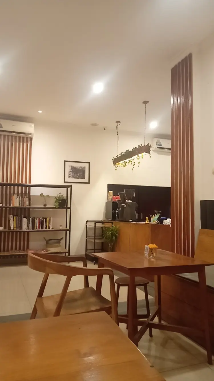 Samma Coffee & Eatery 10