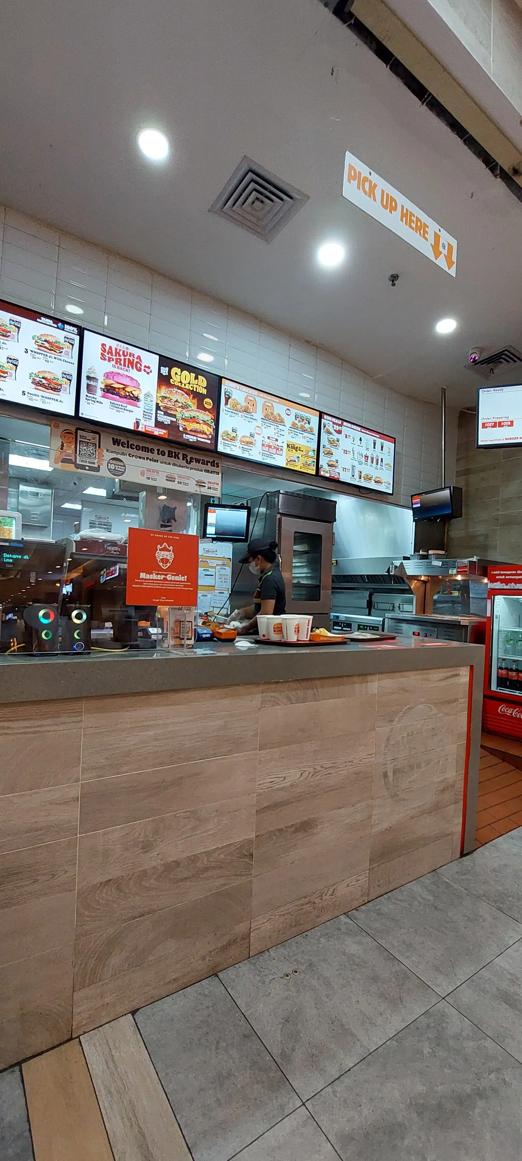 Burger King can be a disaster? This Jakarta branch shattered my worldview. 6