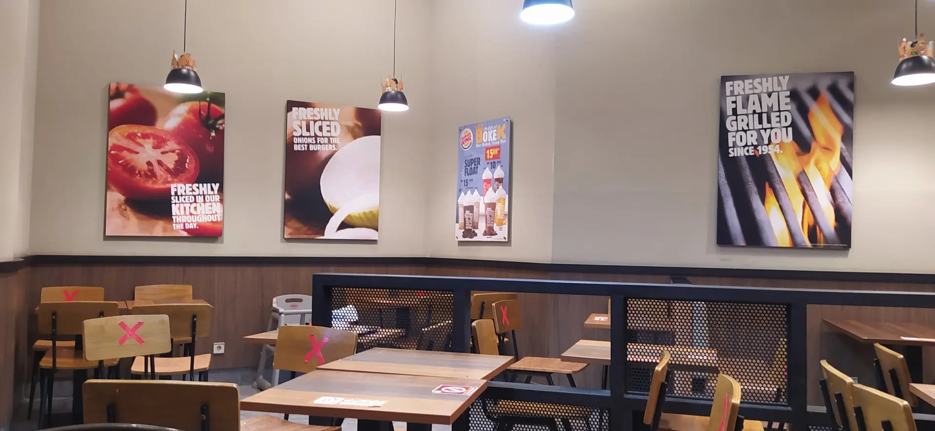 Burger King can be a disaster? This Jakarta branch shattered my worldview. 3