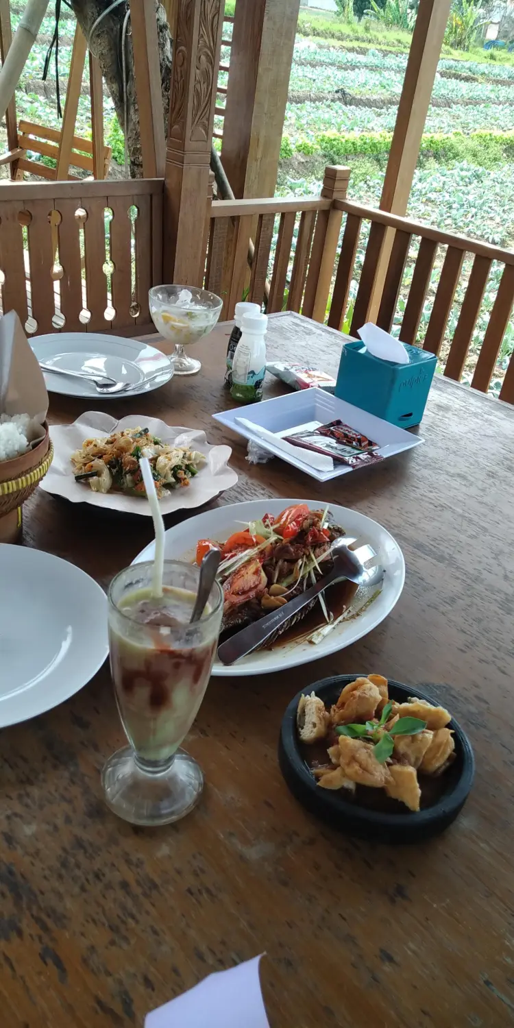 Pondok Desa Traditional Restoran Batu 8