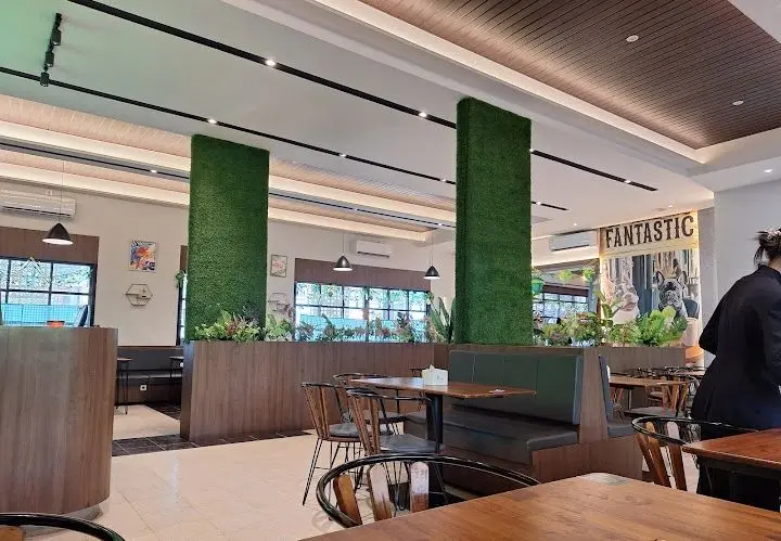 Fantastic Cafe & eatery 2