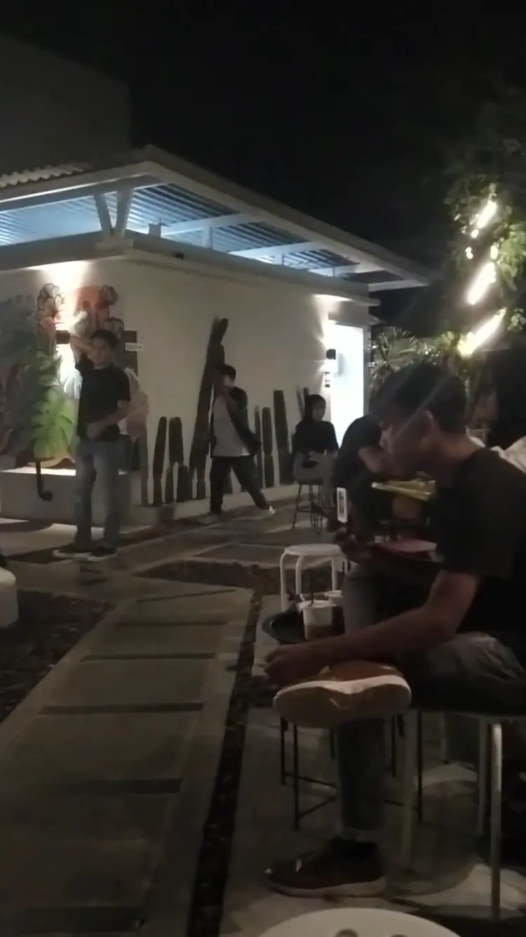 Warkop Rumah Hijau Serang 8