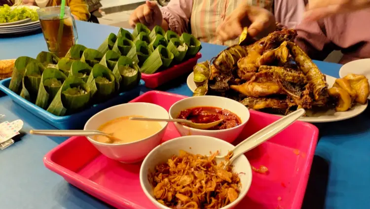 Holland Bakery - Kota Harapan Indah 9