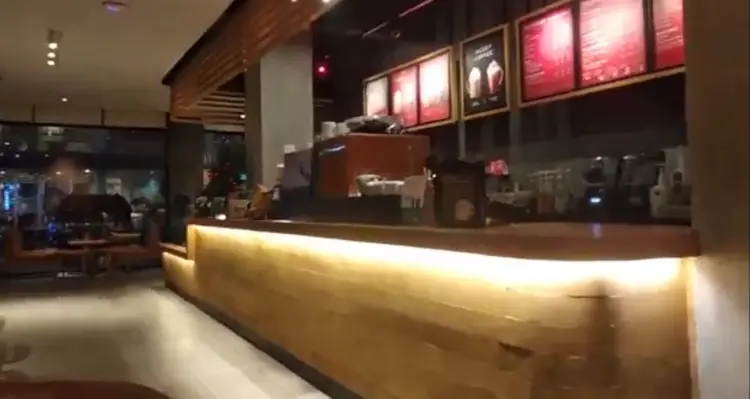 Starbucks Plaza Cirendeu 3