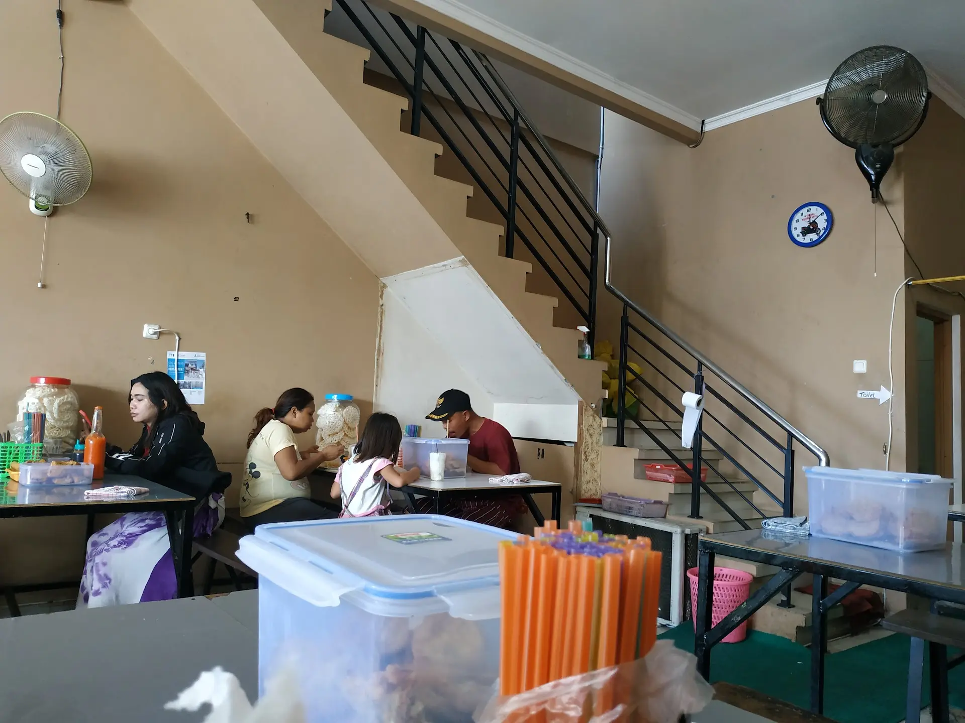 Who says Semarang is meltingly hot? This 5k Rupiah iced coconut just saved my life 8