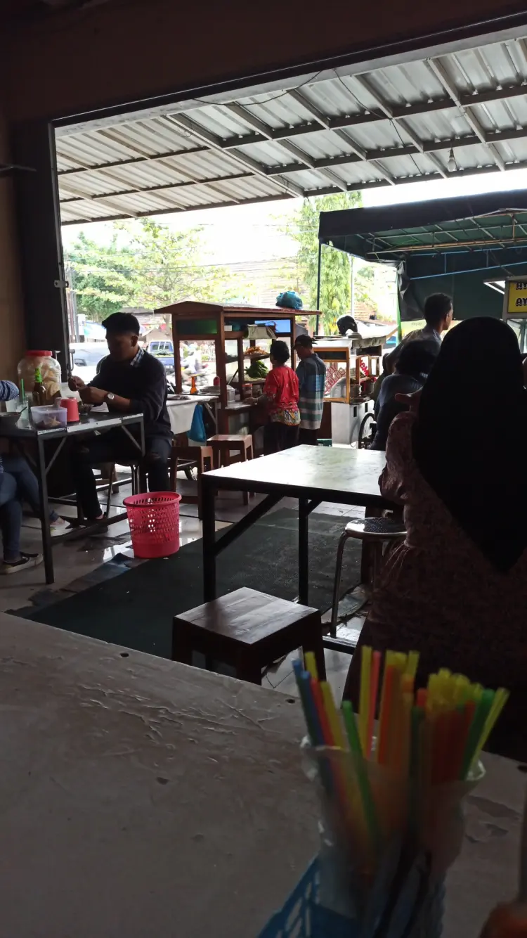 Es Kelapa Muda Pak Ambon 8