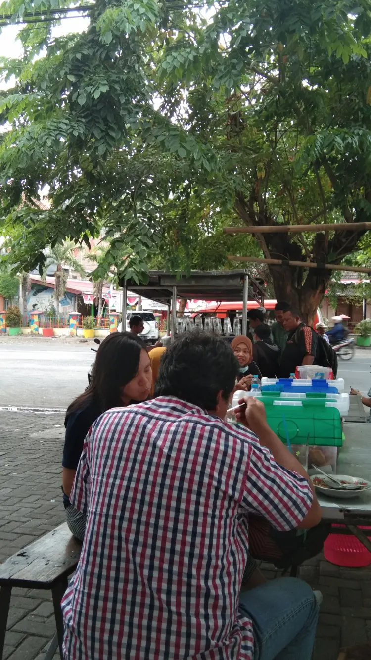 Es Kelapa Muda Pak Ambon 5