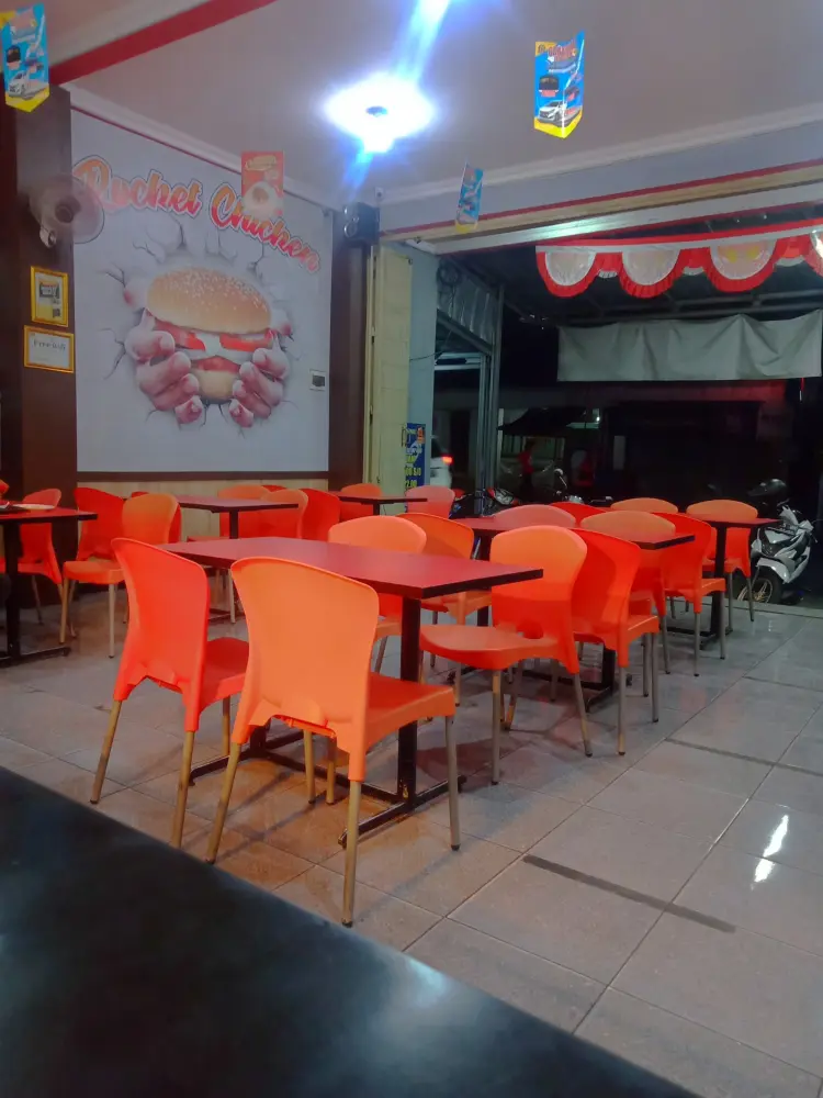 ROCKET CHICKEN MAJA 2