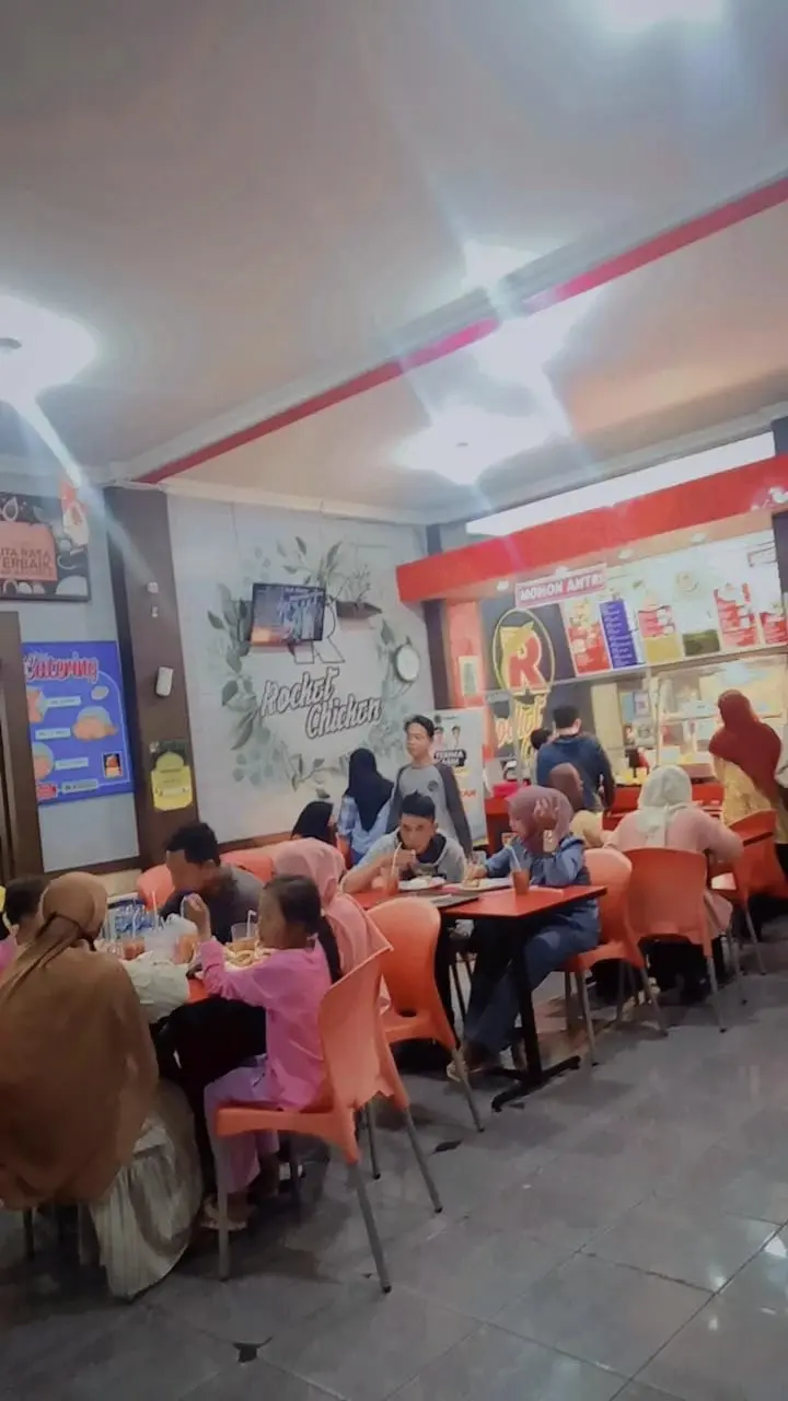 ROCKET CHICKEN MAJA 7