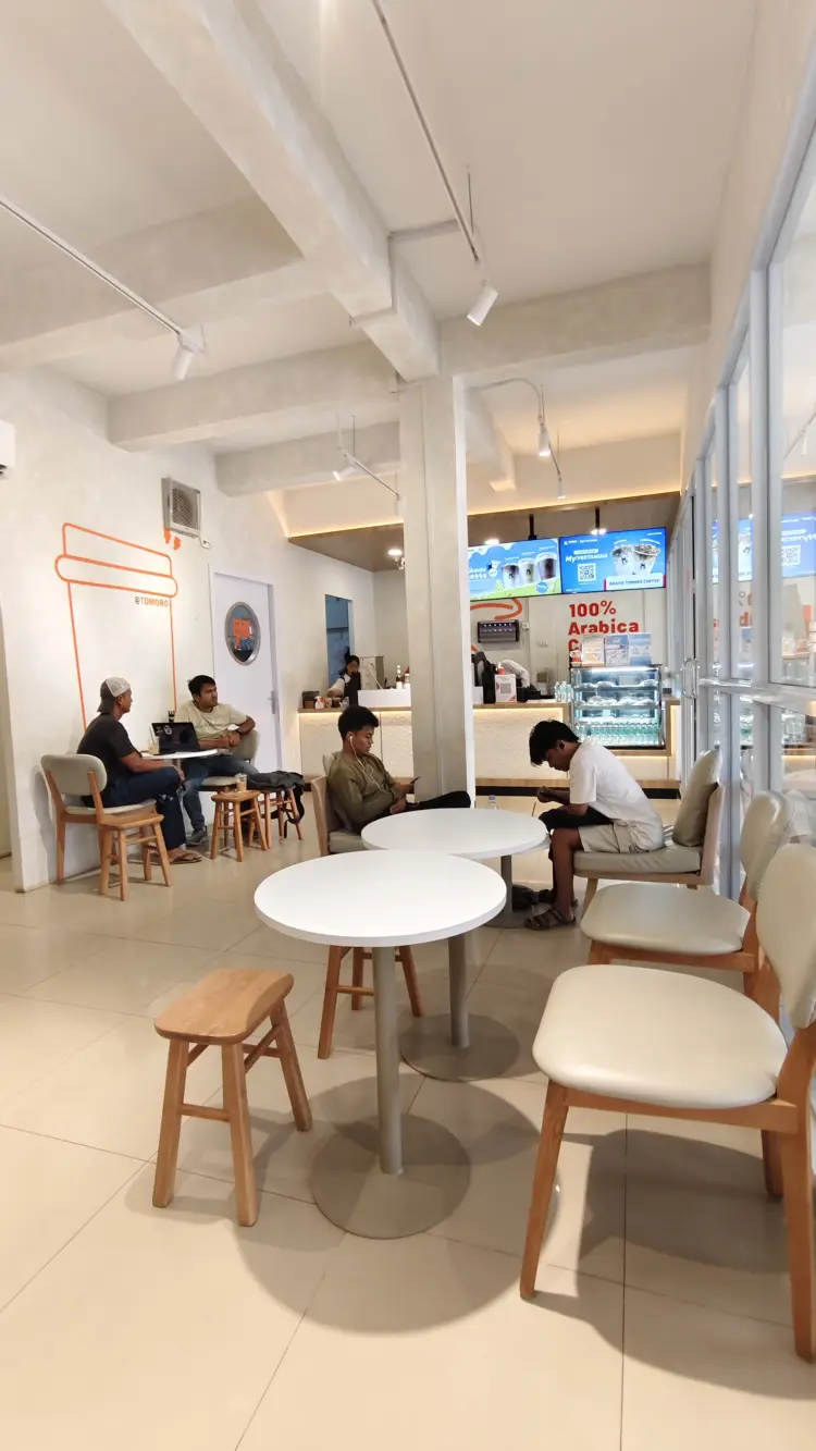 TOMORO COFFEE - Golden City Bengkong 4