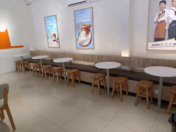 TOMORO COFFEE - Golden City Bengkong 6