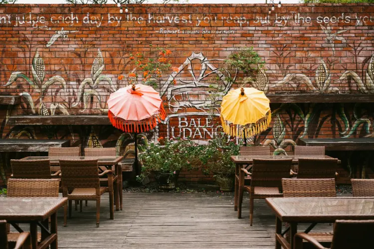 Bale Udang Mang Engking Kuta 1