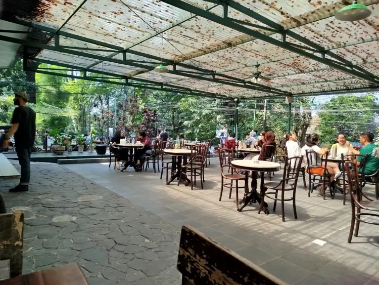 Dreezel Coffee Hasanudin 9