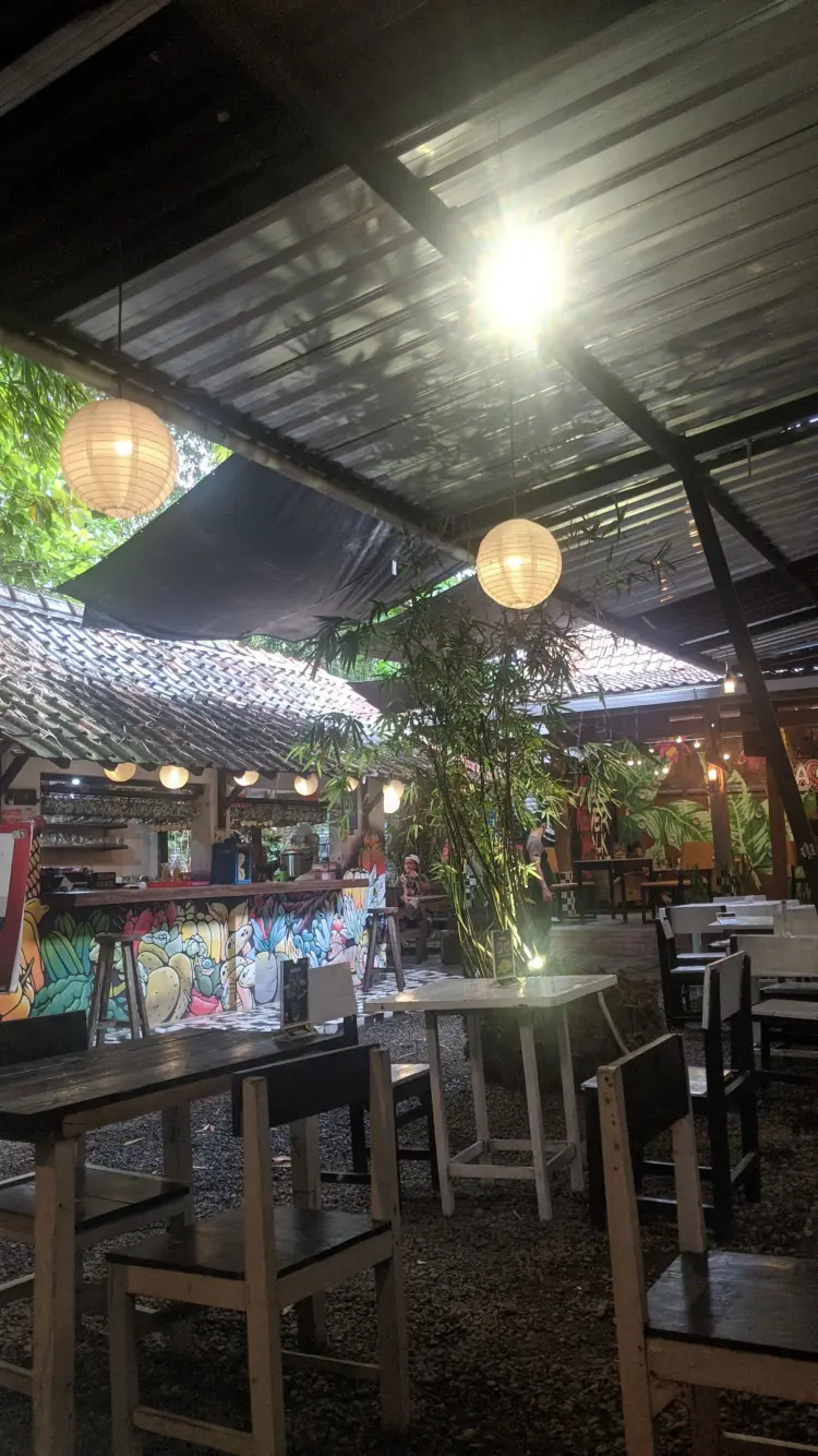 Oase Cafe & Resto - Tamansiswa 5