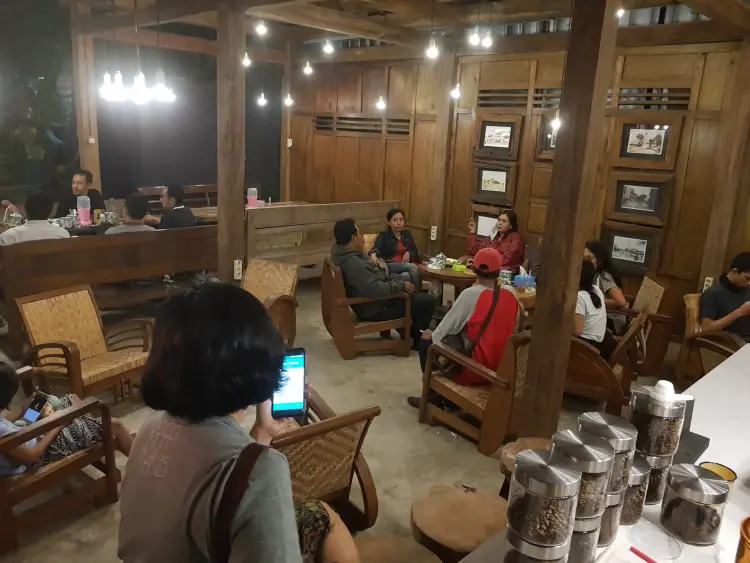 Oase Cafe & Resto - Tamansiswa 8