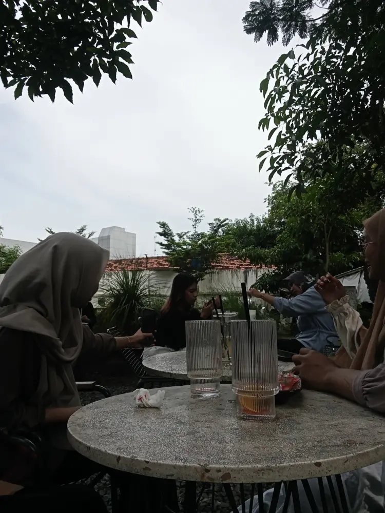 Ranu Coffee & Eatery 10