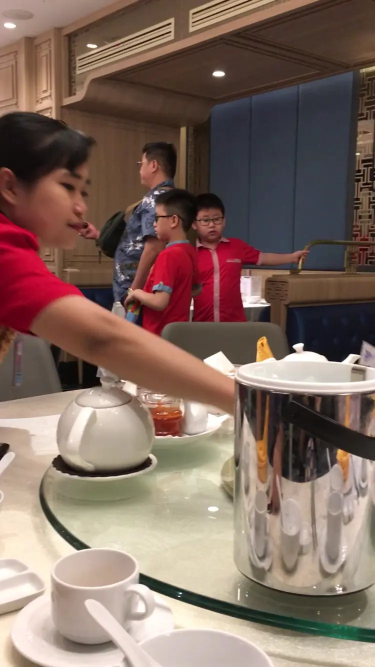 Lee Palace Chinese Restaurant 6