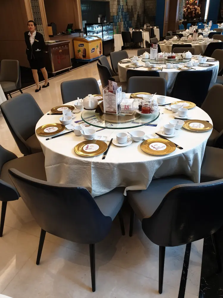 Lee Palace Chinese Restaurant 4