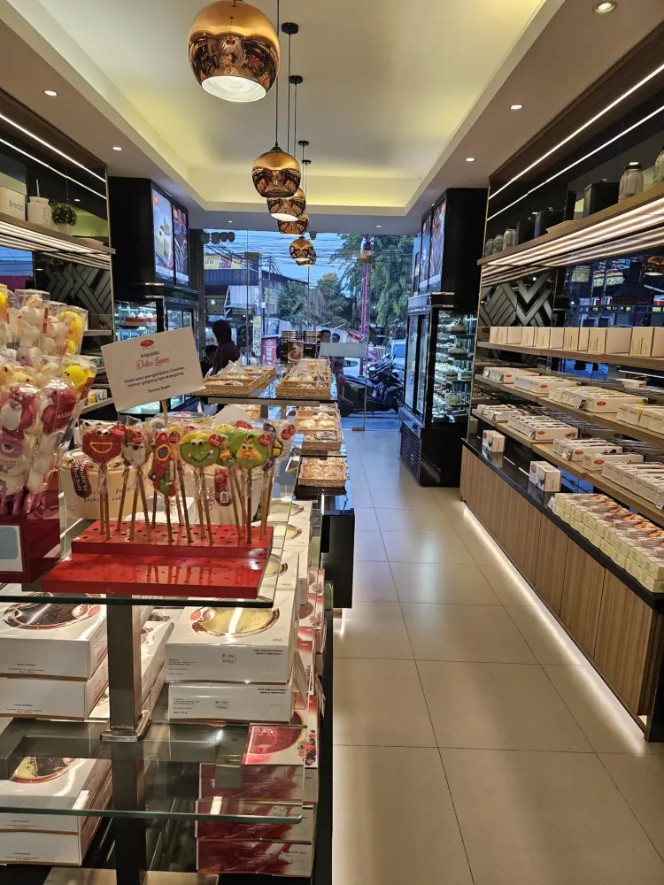 D'cika Cakes & Bakery 8