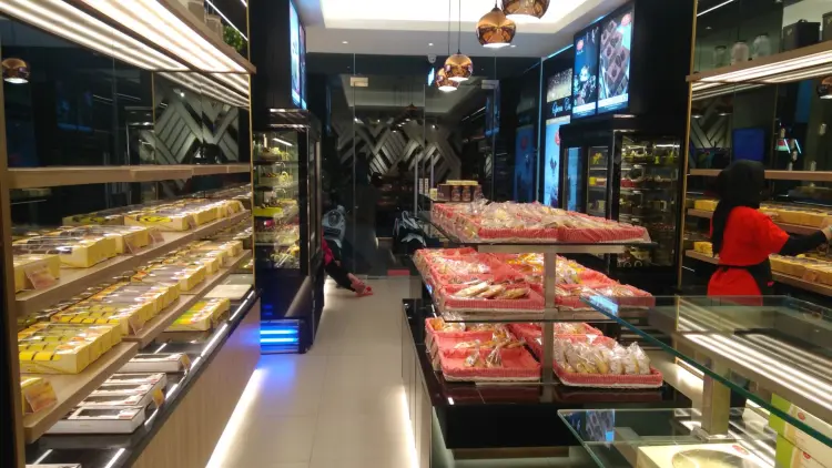 D'cika Cakes & Bakery 7