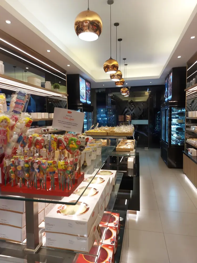 D'cika Cakes & Bakery 3