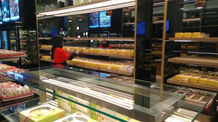 D'cika Cakes & Bakery 10