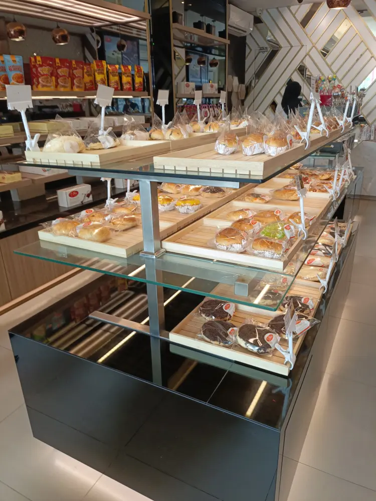 D'cika Cakes & Bakery 6