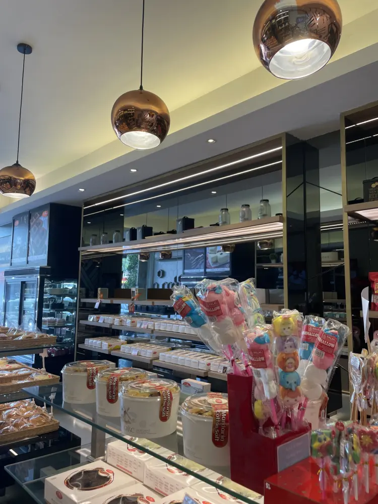 D'cika Cakes & Bakery 5