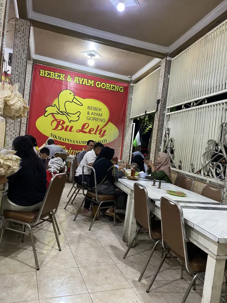 Warung Bu Lely Khas Tugu Pahlawan Surabaya 2