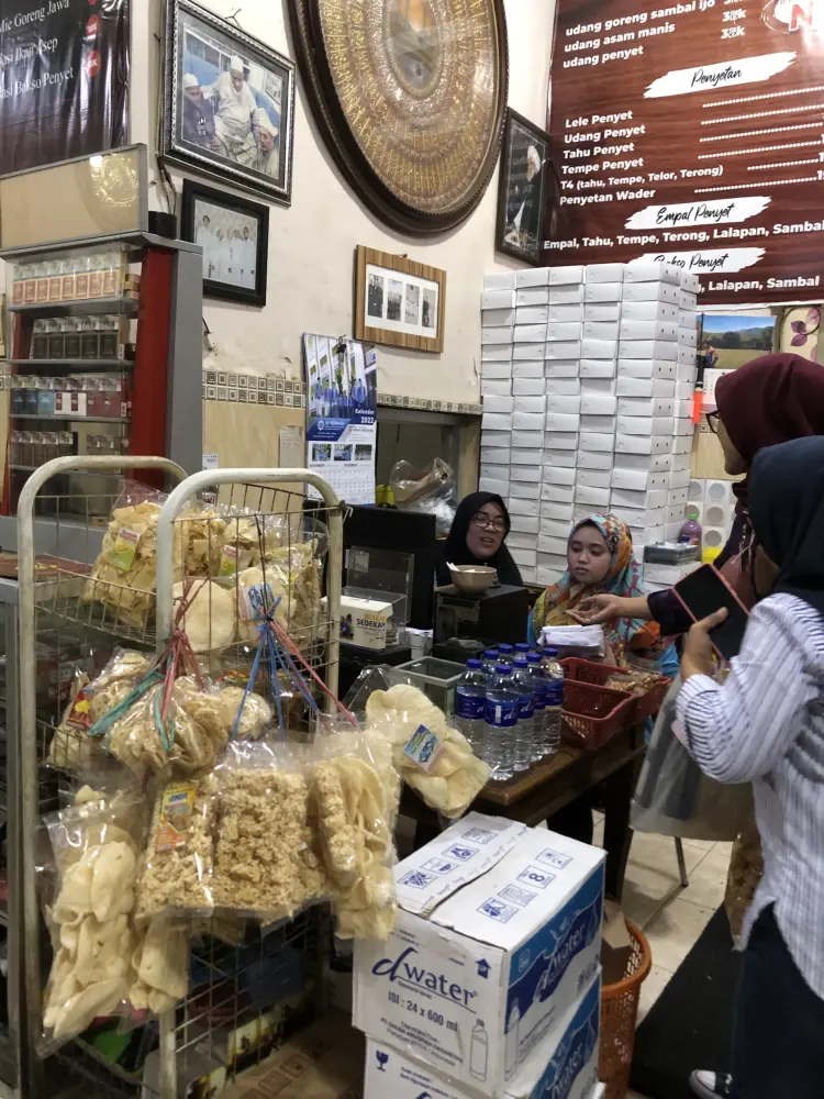 Warung Bu Lely Khas Tugu Pahlawan Surabaya 9