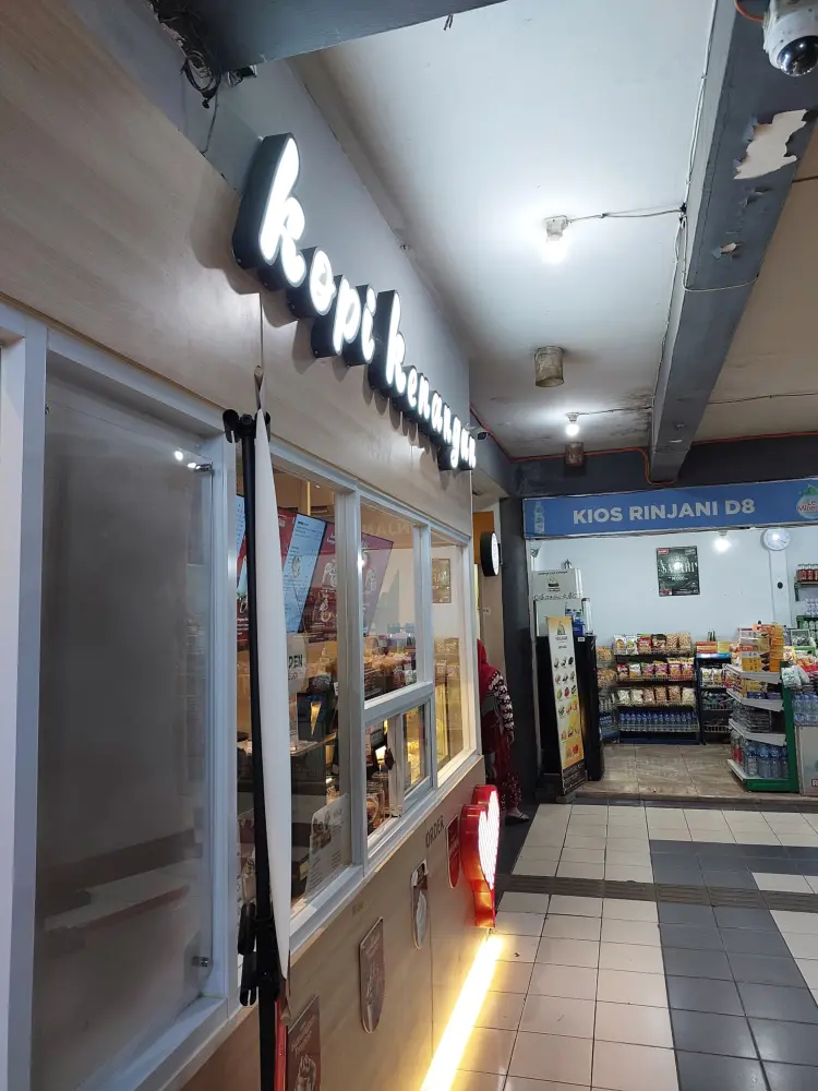 Kopi Kenangan - Terminal Bus Purabaya Sidoarjo Jawa Timur 3