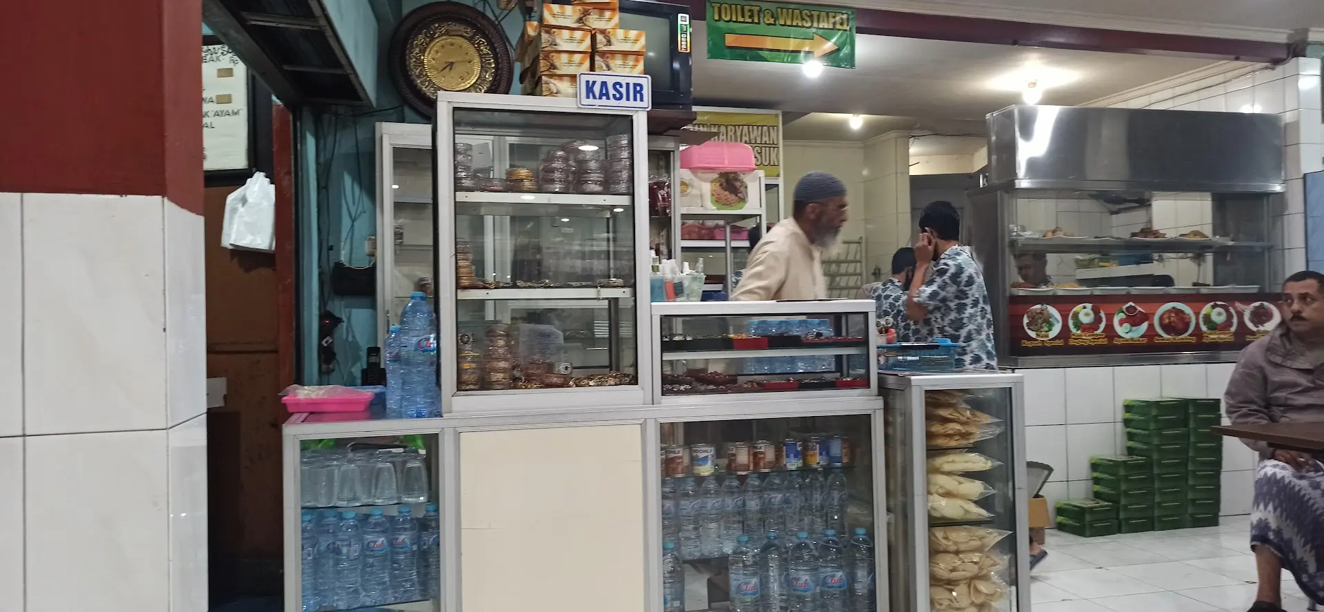 Calling all lamb lovers! This legendary old spot in Batu will have you in tears. 8