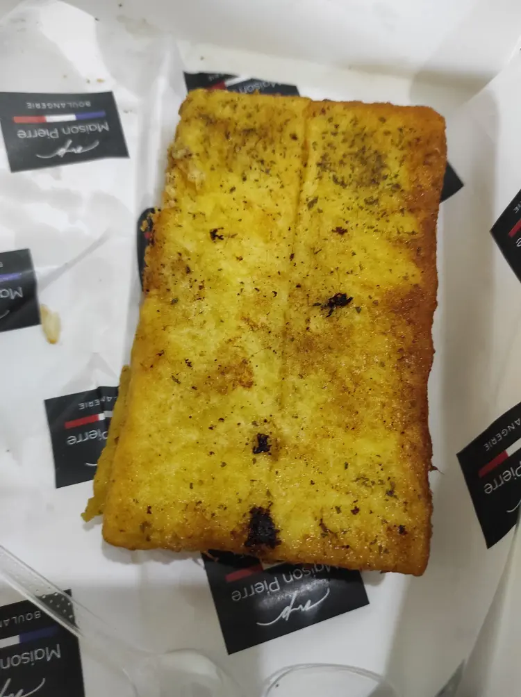 Maison Pierre Bakery 10