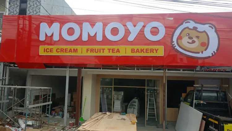 Momoyo Tanjung 3 Ice Cream, Fruit Tea & Bakery 1