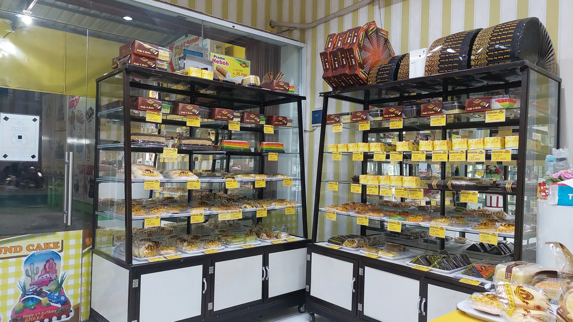 坦格朗这家店太卷了!生日蛋糕65k,面包4k一个? 4