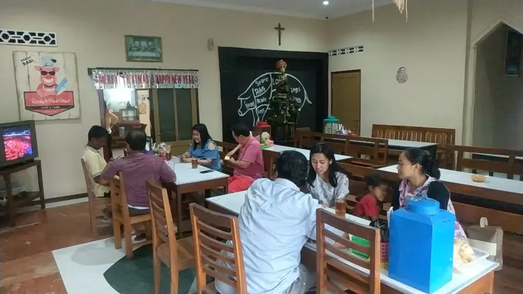 Rocky Daging Babi Segar dan Bakso 2