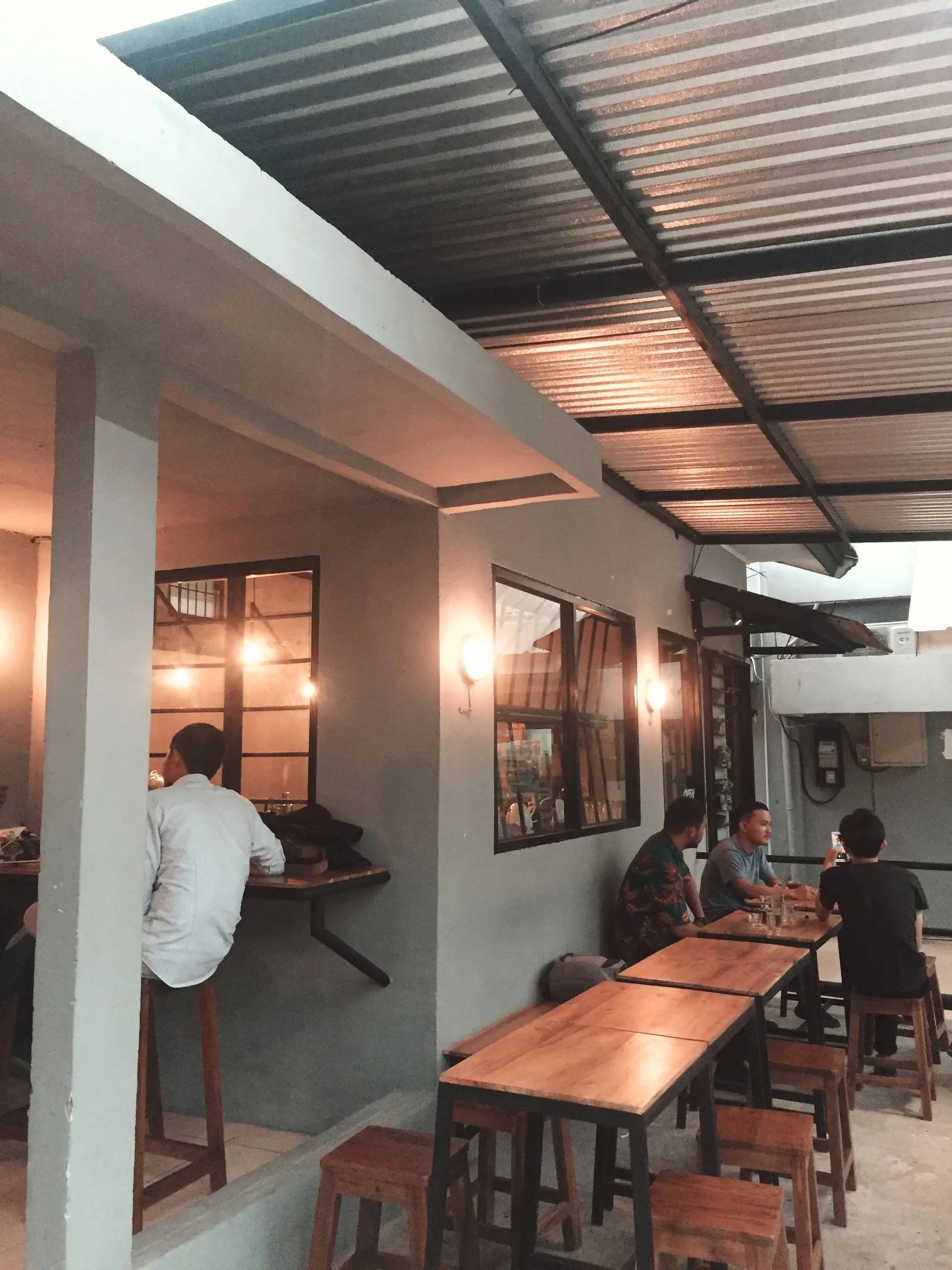 Anjay, kafe baru di Palembang ini! Manual brew-nya lebih mantap dari mesin, harganya murah sampe nangis. 2