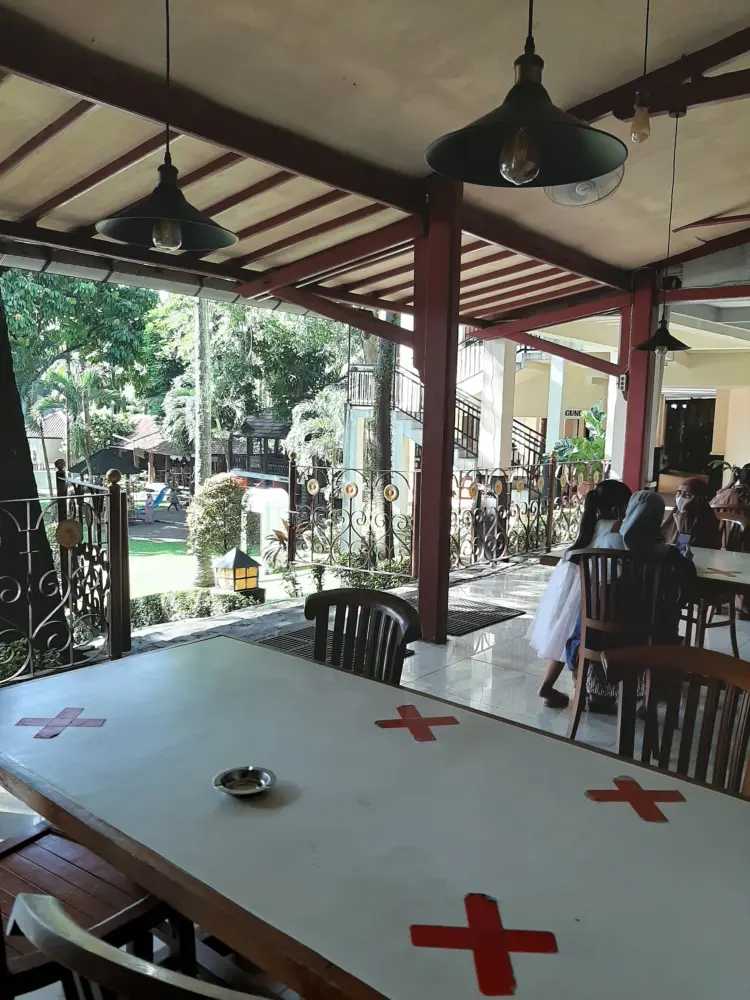 Restoran Taman Ayam Panggang Situ Gintung 2