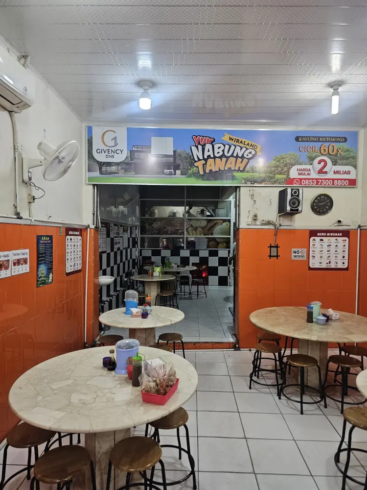 Why is this Medan Char Siu so expensive, yet there's always a line?