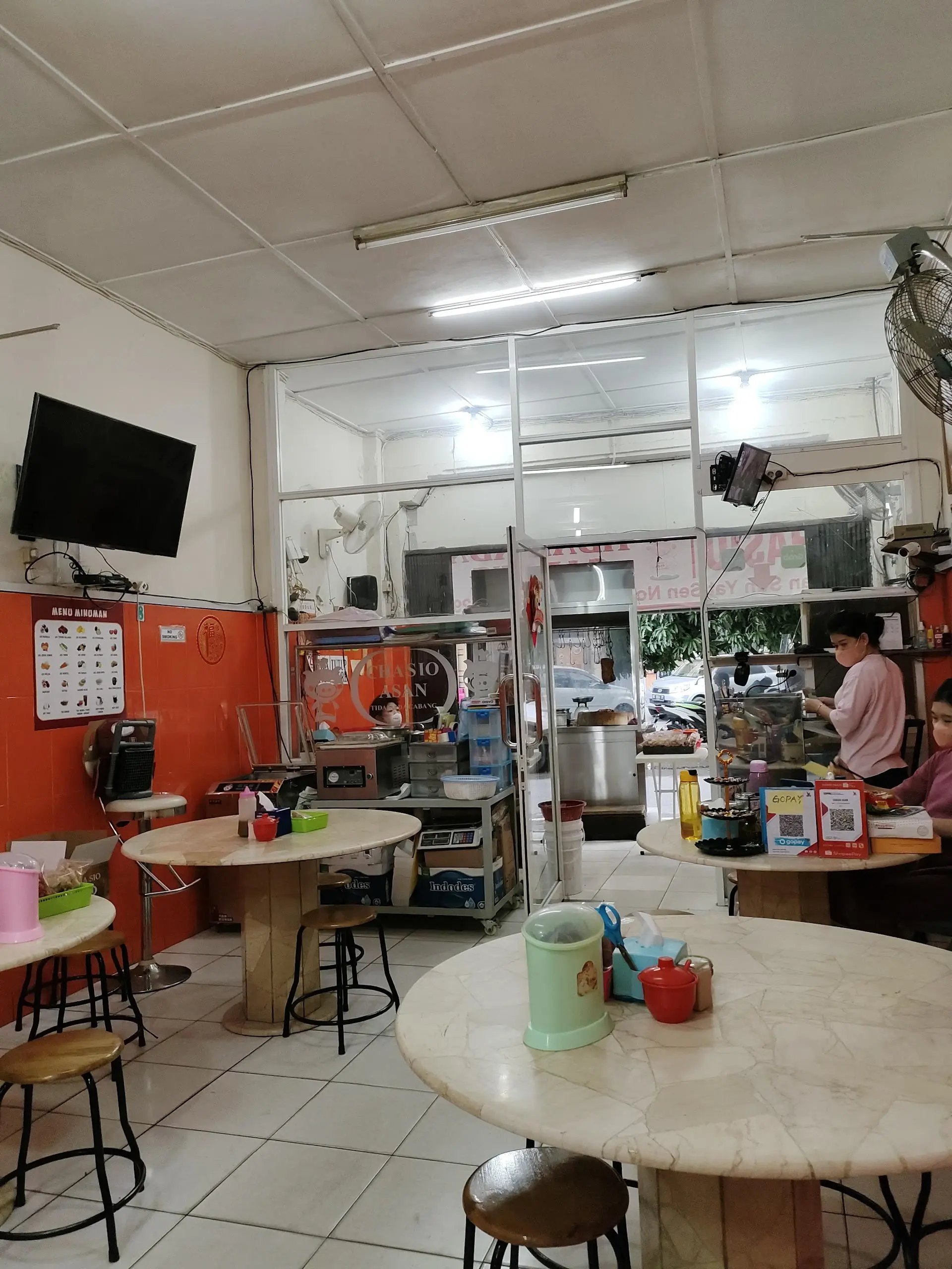 Why is this Medan Char Siu so expensive, yet there's always a line? 4